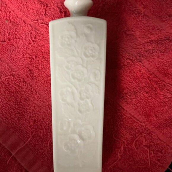 8 inch Lenox Bud Vase - Picture 1 of 5